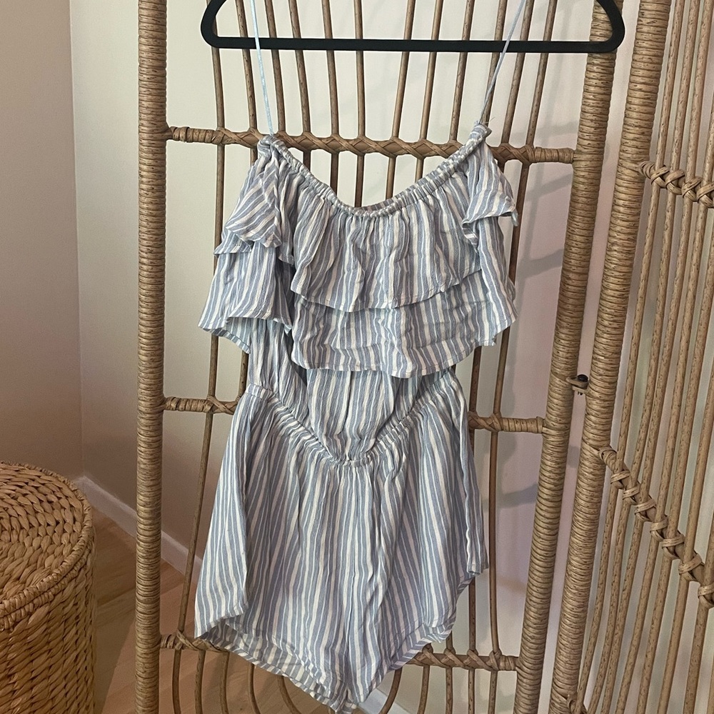 Billabong Strapless Romper Size M